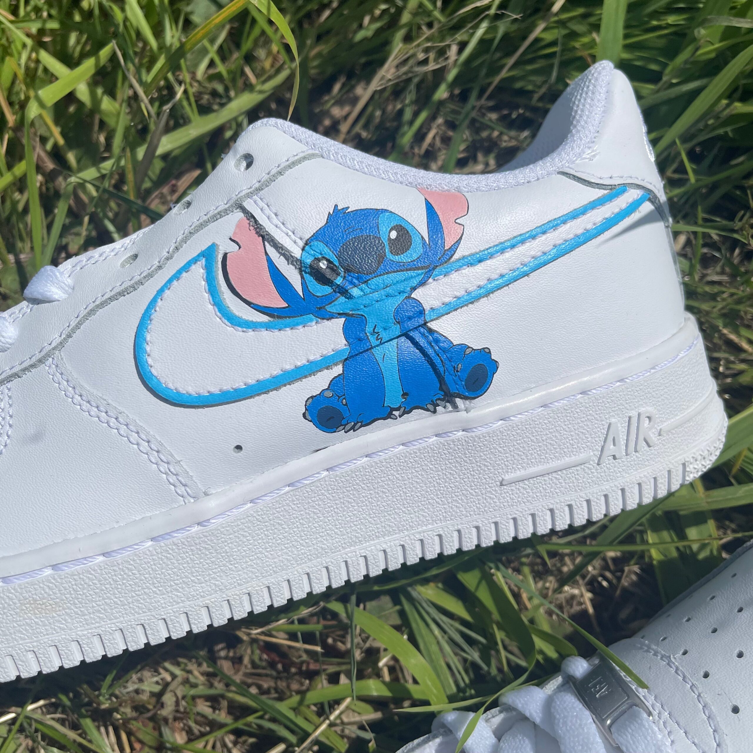 Custom AIR FORCE 1 - Stitch (Lilo & Stitch) - TA Customs